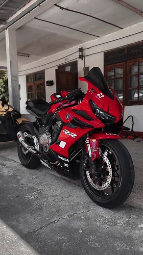 Honda CBR 650R: Explore Krabi on Two Wheels