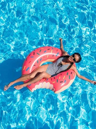 Adult Inflatable Donut-Shaped Float - Fun Water Sports Accessory, Pool Party Drink Float, Amusing Pool Float, Inflatable Donut Drink Tray, Made Of PVC Material, Suitable For Summer Water Sports And Pool Parties, Can Also Be Used For Beach And Pool, Essential For Summer | SHEIN