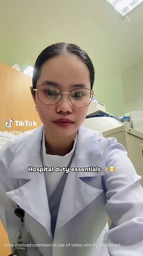 Essential Lab Gown Guide for Med Tech Students