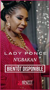 [KEYZIT PRODUCTION] « Tu parles de qui ? » – NGBAKAN ! Notre reine du bikutsi, Lady ponce, revient en force avec le clip de son titre "NGBAKAN", extrait de son album Légende. Une création vibrante et authentique, qui met à l’honneur ses racines et confirme, une fois encore, son statut d’icône de la musique camerounaise. 👉 Très bientôt sur vos écrans ! #LadyPonceLegende 🐎💫 #LadyPonce #Ngbakan #KeyzitProduction #Keyzit #AfricanMajor | KEYZIT CAMEROUN