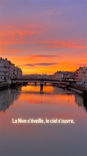 Bayonne à l’aube Petit test de vidéo musicale ou je suis à l’origine des images et de la musique. #Bayonne #sunrise | Simon Bourgoin