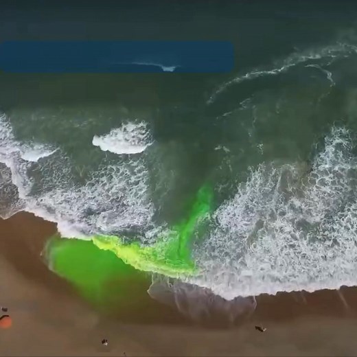 It’s Day 3 of Rip Current Awareness Week, so let’s talk about how to spot a rip current: 🌊Rip currents are often found in areas where waves are NOT breaking, so it may look inviting to swim there. 🌊The water is often darker in a rip current - look for a line of foam, seaweed, or debris moving away from the shore. 🌊Rip currents are easier to spot from an elevated viewpoint (like a beach access) and are more common near low tide and near jetties or piers. Remember, ALWAYS try to swim at a life-