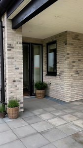 Flere detaljer fra vores nye udstillingshus i Esbjerg på Stinne Danielsens Vej 54♥️ Alkove, skjult depot, walk-in og masser af indbyggede opbevaringsløsninger er bare noget af det, du kan lade dig inspirere af. Læs mere om huset, se plantegning og find åbningstider via link i bio✅ #huscompagniet #nybyg #nybyggeri #boliginspiration #drømmehus | HusCompagniet A/S