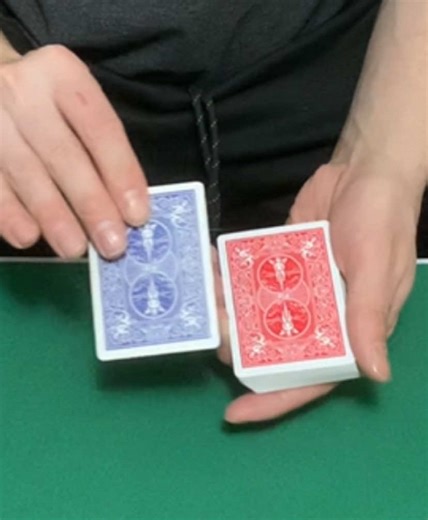 The One Handed Card Vanish #cardmagic #funcardmagic #cardtrick #closeupmagic #easycardmagic