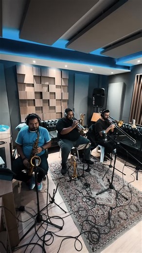 DANILO SINNA on Instagram: "• Horn session Horns arrangement/tenor sax: @danilosinna Trumpet: @jorginhotrumpete Trombone: @rafaelrochatrombone Producer: @cortuah _____ #sax #trompete #trumpet #trombone #hornsession #hornsection #saxophone"