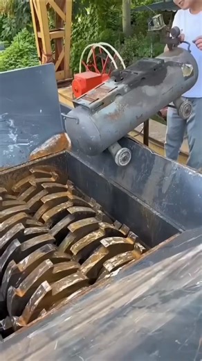 How Metal Is Destroyed in Factory | Shredder Machine”