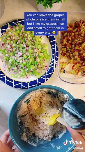 Delicious 5-Minute Chicken Salad Recipe with Walnuts and Grapes