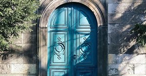 BTS「Magic Shop」歌詞の意味と作詞作曲【癒やしのファンソング】