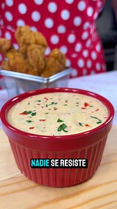 12M views · 189K reactions | SALSA IRRESISTIBLE ♥️✨Ingredientes: 3/4 de taza de mayonesa2 Cdas de salsa barbecue (BBQ)1 Cda de mostaza 1/2 pimentón rojo grande/ pimiento morrón 3 ramitas de cebollín (cebollino) 5 ramitas de cilantro 1 Diente de ajo1/4 Cdita de pimentón en polvo1/4 Cdita de sal ¿Quieres aprender hacer los tender de pollo?  | Muve Flavors | Facebook