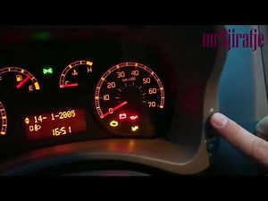How do you set the clock on the Fiat Panda?