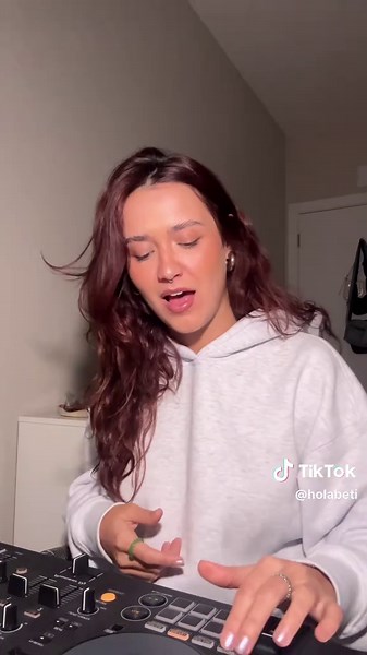 Vanish into Rave: A DJ Mashup Experience