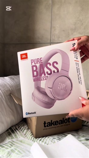 Unboxing JBL Audio for University Life