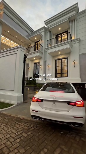 Dream Homes: Exploring Classic House Designs