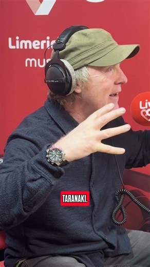 Irish legend Hector Ó hEochagáin joins Joe to chat all about his brand new TG4 travel series where he takes on Australia and New Zealand! 🌏 Hear about the wild adventures, the craic, and what it was like filming Down Under. Catch the full interview here: https://shows.acast.com/live-95-limerick-today-podcasts/episodes/hectors-on-the-road-with-his-latest-tv-series #Hector #Limerick #TravelShow #NewSeries #Australia #NewZealand #gaeilge | Live 95