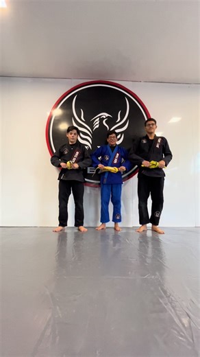 Troca de Faixa no Jiu Jitsu: A Jornada de Enzo