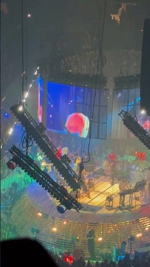 Tame Impala - The Less I Know The Better - love in New York, World Tour ‪@Barclays‬