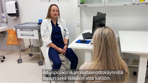 Kun sinulla on varattu aika Päijät-Hämeen keskussairaalan äitiys- ja naistentautien poliklinikalle, saavu vastaanotoille pääsisäänkäynnin kautta rakennuksen R-osaan ensimmäiseen kerrokseen. Ilmoittaudu itseilmoittautumisautomaatilla poliklinikan tiloihin saapuessasi. Tutustu videolla äitiys- ja naistentautien poliklinikkaan! 💙❤ | Päijät-Hämeen hyvinvointialue