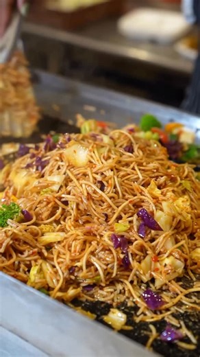 Chennai Food Blogger 🍜 SATHYA on Instagram: "😱 AI ye minjiruvanga polaye ⁉️ Ai ❌ Catering ✅ 1st time in catering international dishes 🥳 Video Shot & Edited By @ig_dhaya Catering Name : @asrcaterers Kodambakkam , Chennai 50 years of catering service . Chennai & Mumbai’s No1 Pure Veg Catering For Booking & Other Details 9841082163 044-28143344 Sponsored Video"