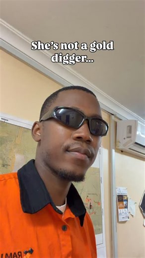 Techguy Seloane Sibanyoni on Instagram: "Gold digger"