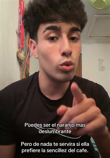 Encontraras unos ojos que amen tu color🍃 #fyp #reflexion #amor #frases #chile