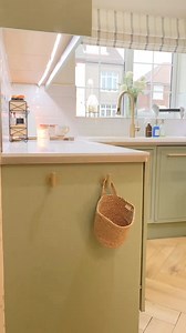 Looking to achieve a contemporary yet serene kitchen? Then our best-selling 'Bramwell' is for you🌿 🎥 @claireshomejourney | Rust-Oleum UK
