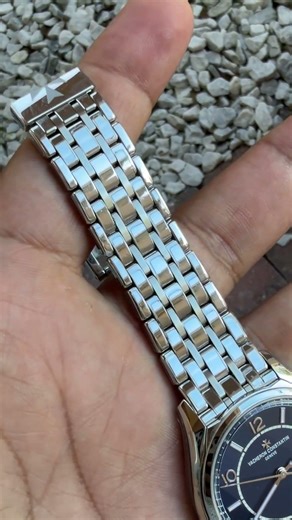 Don’t like these watch stickers they make. They just trap dust and make it look horrible.