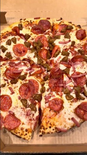 NEW! Pizza Hut 🍕 Crispy Parm Pan Pizzas! #pizzahut #panpizza #parmesan @pizzahut