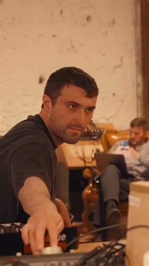 Fred Again Content | Fred again.. testing a NEW TRACK in the studio 🔥 Should this one see an official release? Tell us 💬 This clip is taken from Fred’s “2025”... | Instagram