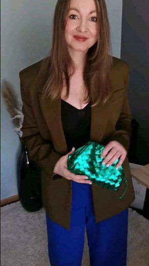 Outfit 54. Metallic Accessories to glow all evening 🤗