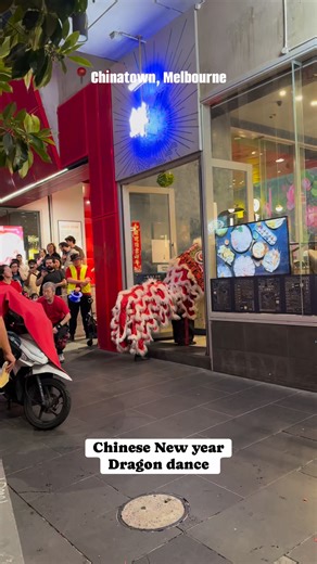 Chinese new year, Dragon dance at Chinatown, Melbourne | This is Melbourne