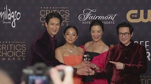 JAV įteikti Kritikų pasirinkimo apdovanojimai: išsidabinusios garsenybės jautriomis kalbomis virpino gerbėjų širdis