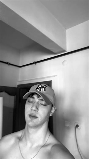 Eymenakgums (@semsliiiii) adlı kullanıcının orijinal ses - swex ile oluşturduğu videoları