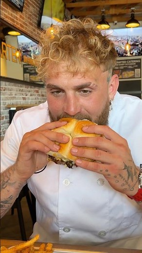 Trying the famous Dog Haus cheeseburger 🍔