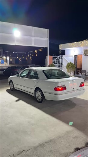 مرسيدس بنز E 320 2000 للبيع بسعر مغري