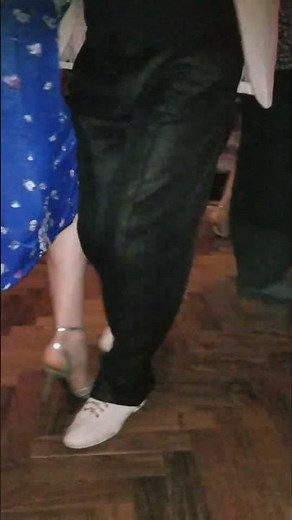 Tango argentino baile en milonga, tango step