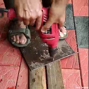 You can make a turbine generator that actually works with basic tools and talented hands. 🤩 Find out more information at https://bit.ly/3AwxEnx 🎥 Tech Paradise / YouTube #engineering | Crafty Engineer