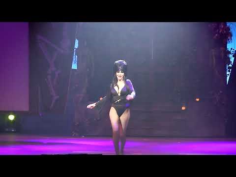 FULL Elvira Mistress of the Dark Show Opening Night Final Season Knott's Scary Farm September 2017