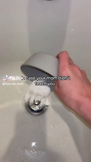 Easy DIY Drain Unclogging with Baking Soda and Vinegar