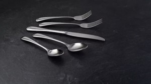 Oneida Satin Sand Dune Everyday Dinner Forks, Set of 4, 18/0 Stainless Steel, Silverware Set, Dishwasher Safe