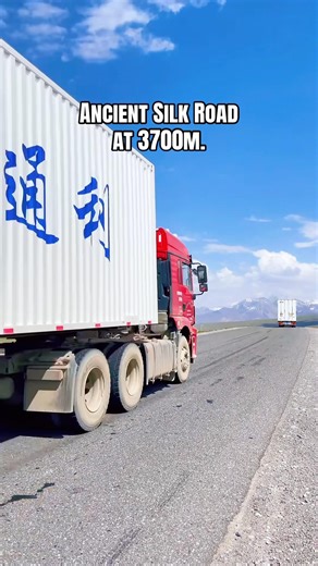 4000m Silk Road Trucks 😳 #silkroad #trucks #shorts
