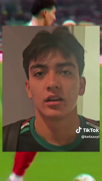 ¿Cómo que gilberto mora se acaba de graduar de prepa, bro? | graduation
