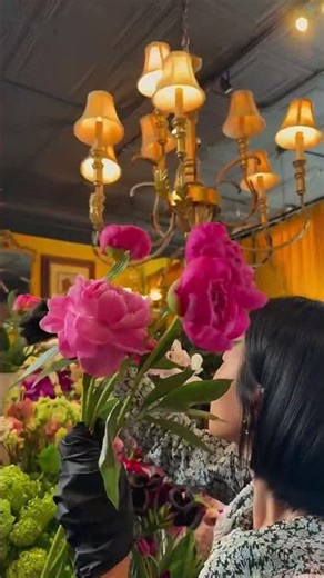 Making Fresh Spring Floral Arrangement @seasonsflowersnyc