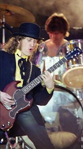 Slade at Reading Festival 1980, with a rendition of ‘Merry Xmas Everybody’ in August! #Slade #80s