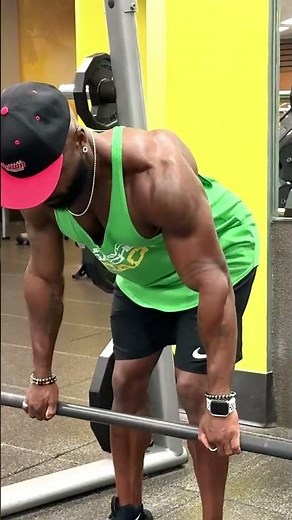 BUILD A MASSIVE UPPER BACK WITH THE SMITH MACHINE BENT-OVER ROW