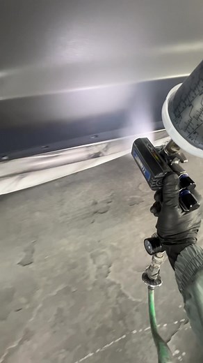 If you have a cross flow or semi down booth. Setup your jobs in the booth so your overspray flows away from blend panels. Small detail like this can make a difference. If it’s not possible don’t stress. Just tack very well. • https://lumaiii.com/?rfsn=7148905.397484 Discount Code inlinepaint7 • #paint #bodyshop #painter #bluecollar #painting #paintlife #refinisherporn #refinishkulture #refinishfamily #shoplife #offthegun #painterlife #autobody #motivatedpainters #tips #tricks #tipsandtricks #car