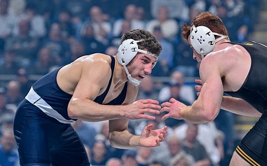 No. 1 Penn State crushes No. 4 Iowa 32-3 in Carver-Hawkeye Arena