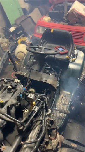 Gonna mow the hell outta that grass! 🏡🚜💪 #AlligatorPerformance #AlligatorNation #Mowing #Mower #Mow TT: 🎥 @ brandon_jeffcoat93 | Alligator Performance