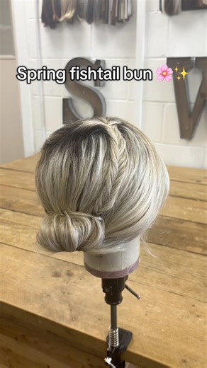 A gorgeous fishtail braided bun that is super easy and looks sleek and chic 🌸 #hairtutorial #spring