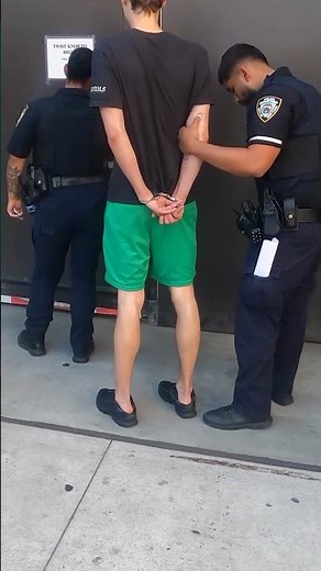 Norman Reedus' son, Mingus Reedus, arrested for assault, arrives at Manhattan Criminal Court #shorts