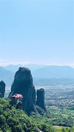 Monasteries on Top of Giant Rocks 🇬🇷 Meteora